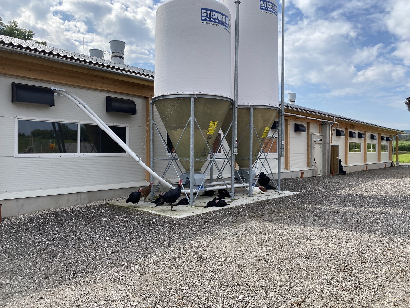 Hof Bauer in Weibern mit Silos